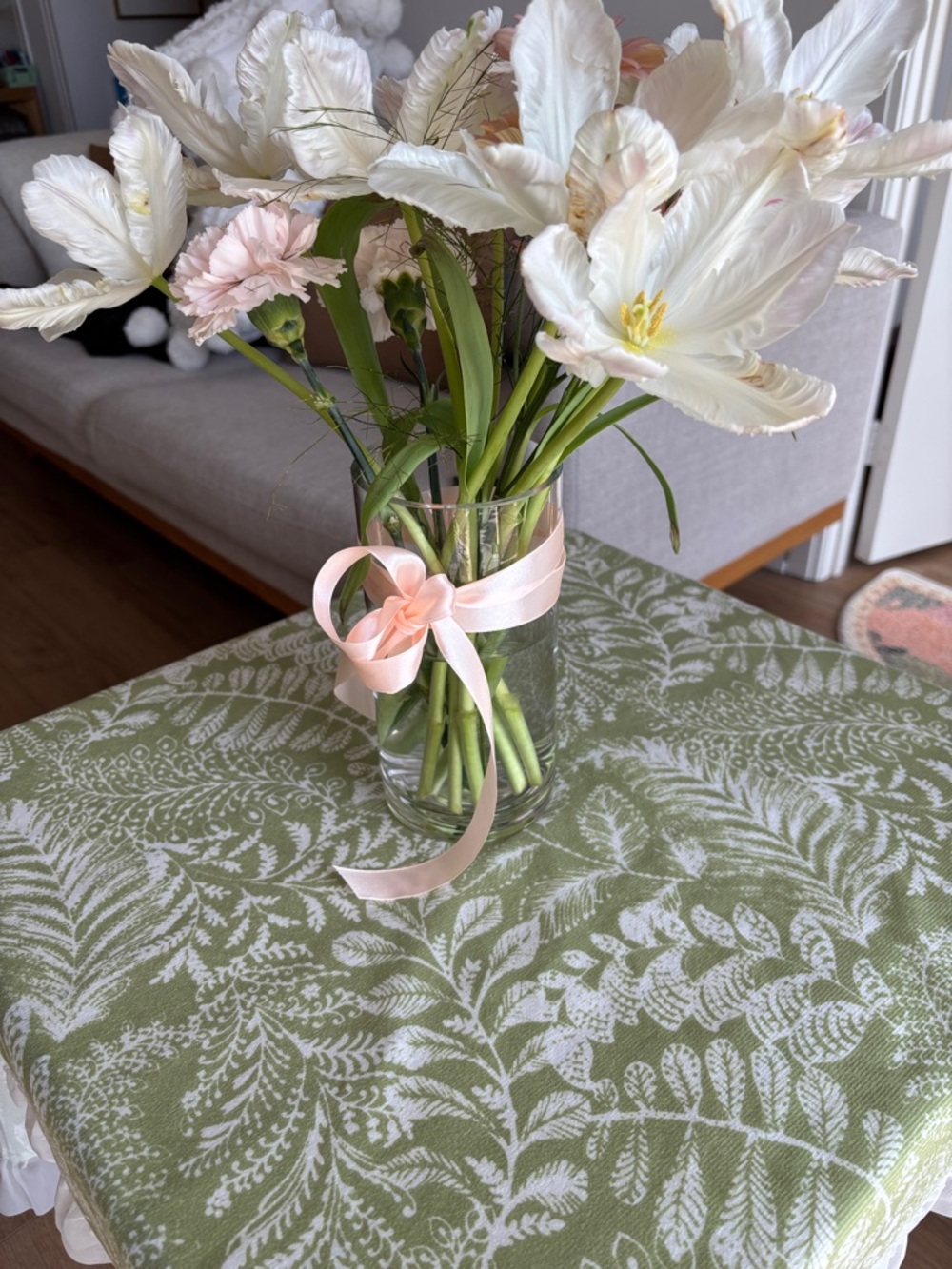 Green Botanical Print Ruffled Tablecloth - Picture 3 of 14